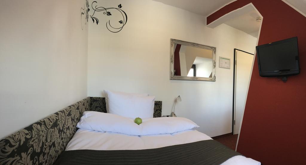 Hotel Heymann ไคเซอร์สเลาเทิร์น ภายนอก รูปภาพ